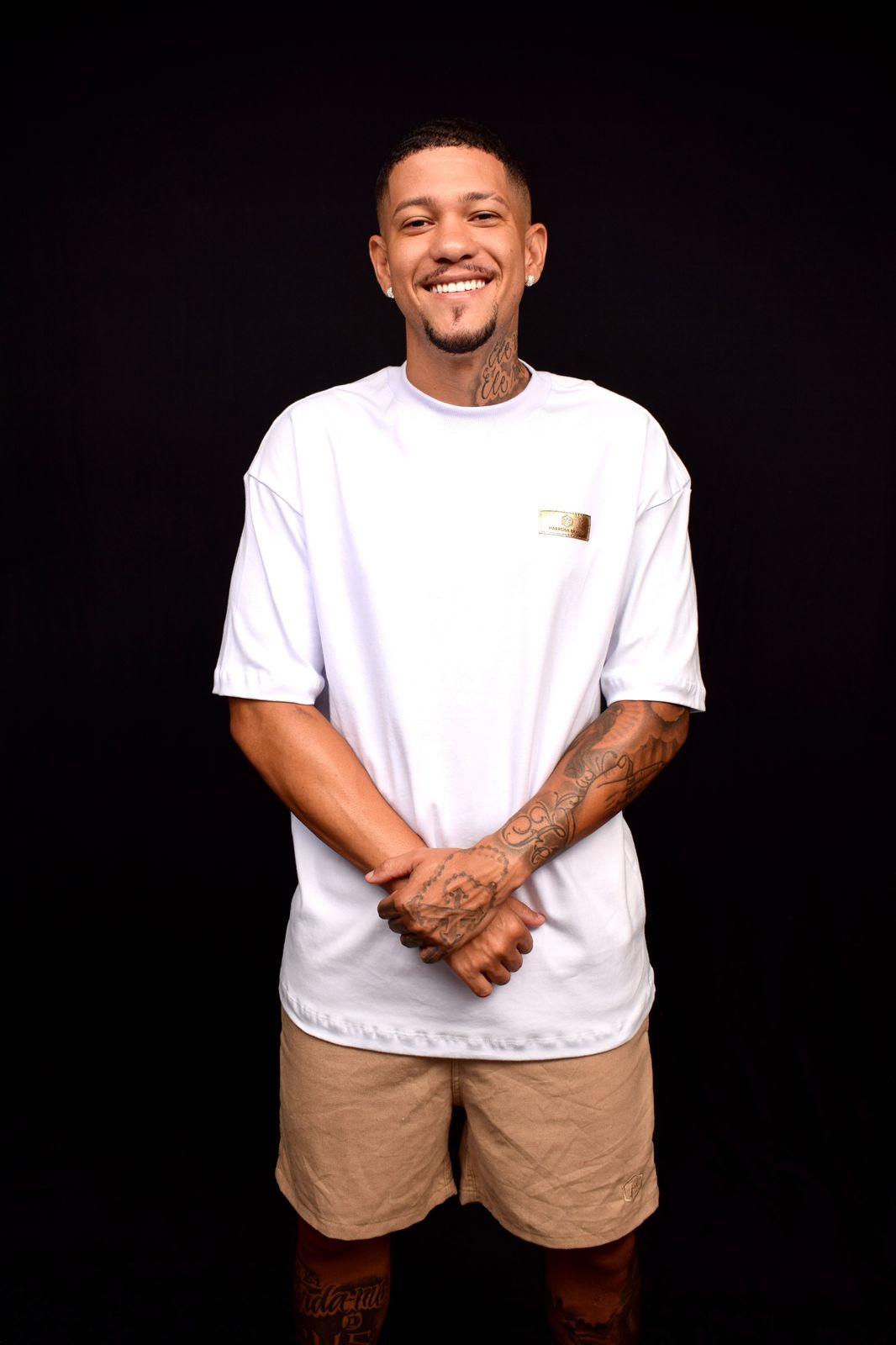 OVER BRANCA ETIQUETA DOURADA