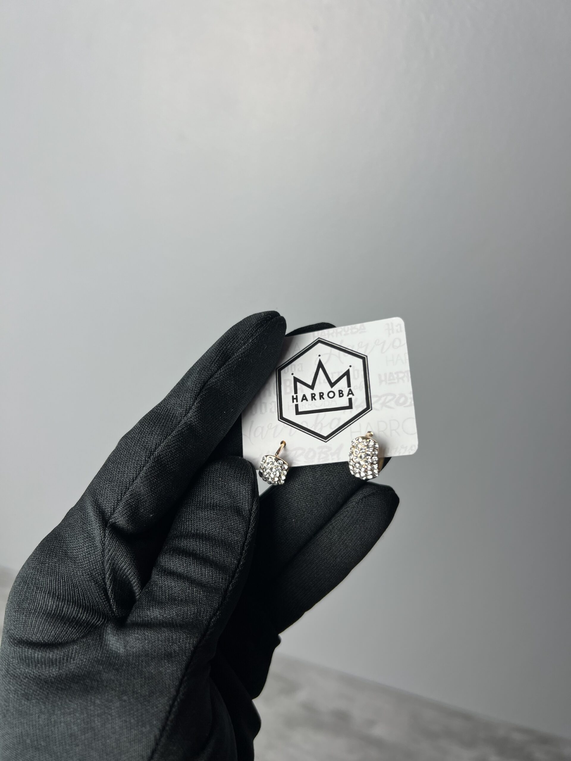 BRINCO CRAVEJADO DOURADO M