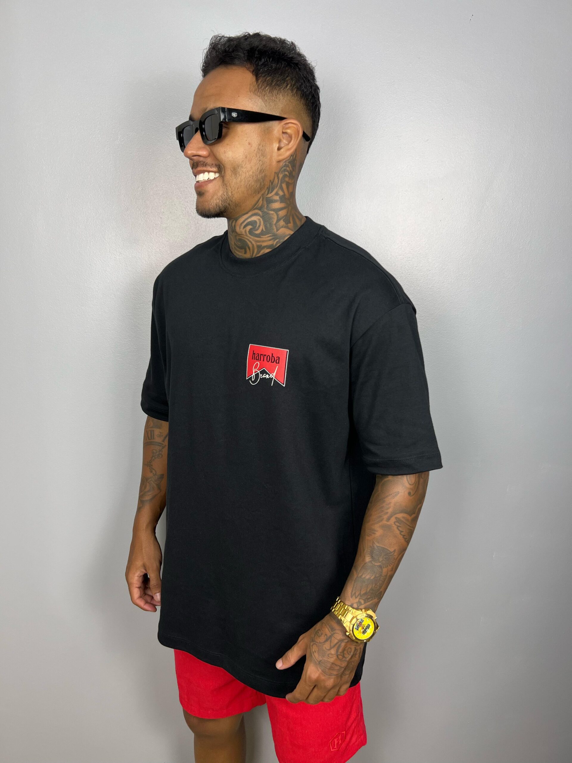 OVERSIZED PRETA BRAND BANDEIRA