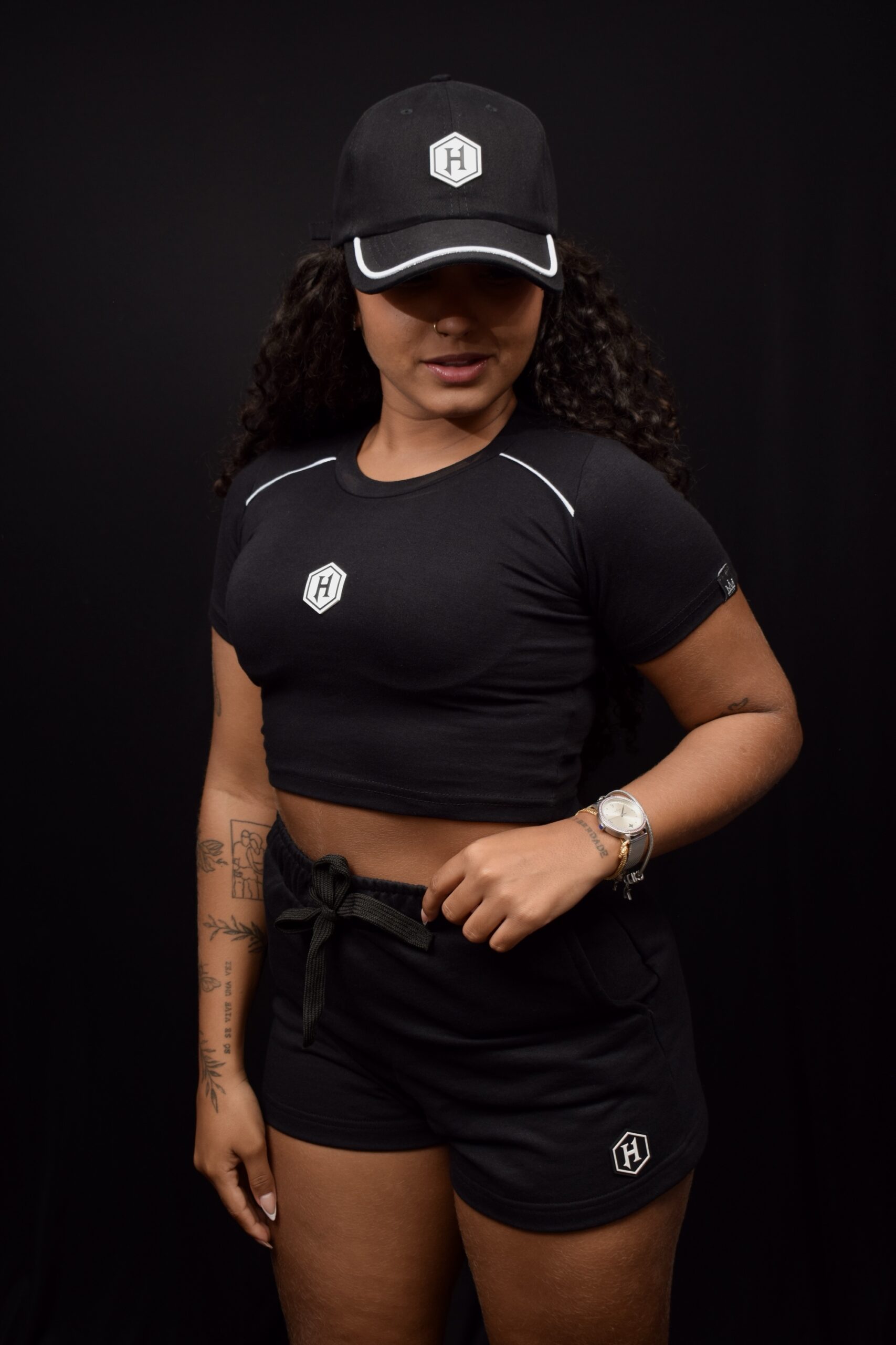 CROPPED IDENTIDADE PRETO