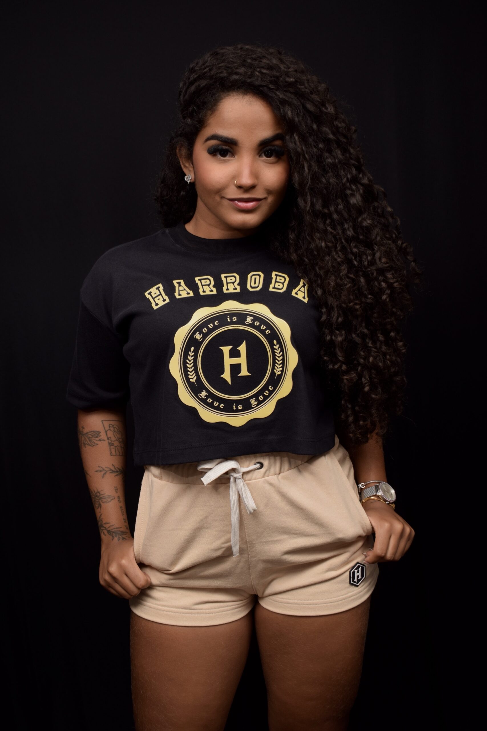 CROPPED OVER LOVE IS LOVE BEGE