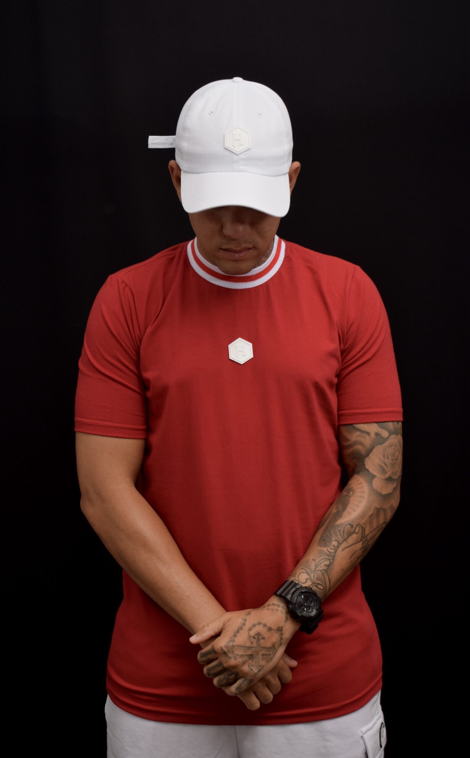 CAMISA VERMELHA GOLA IDENTIDADE