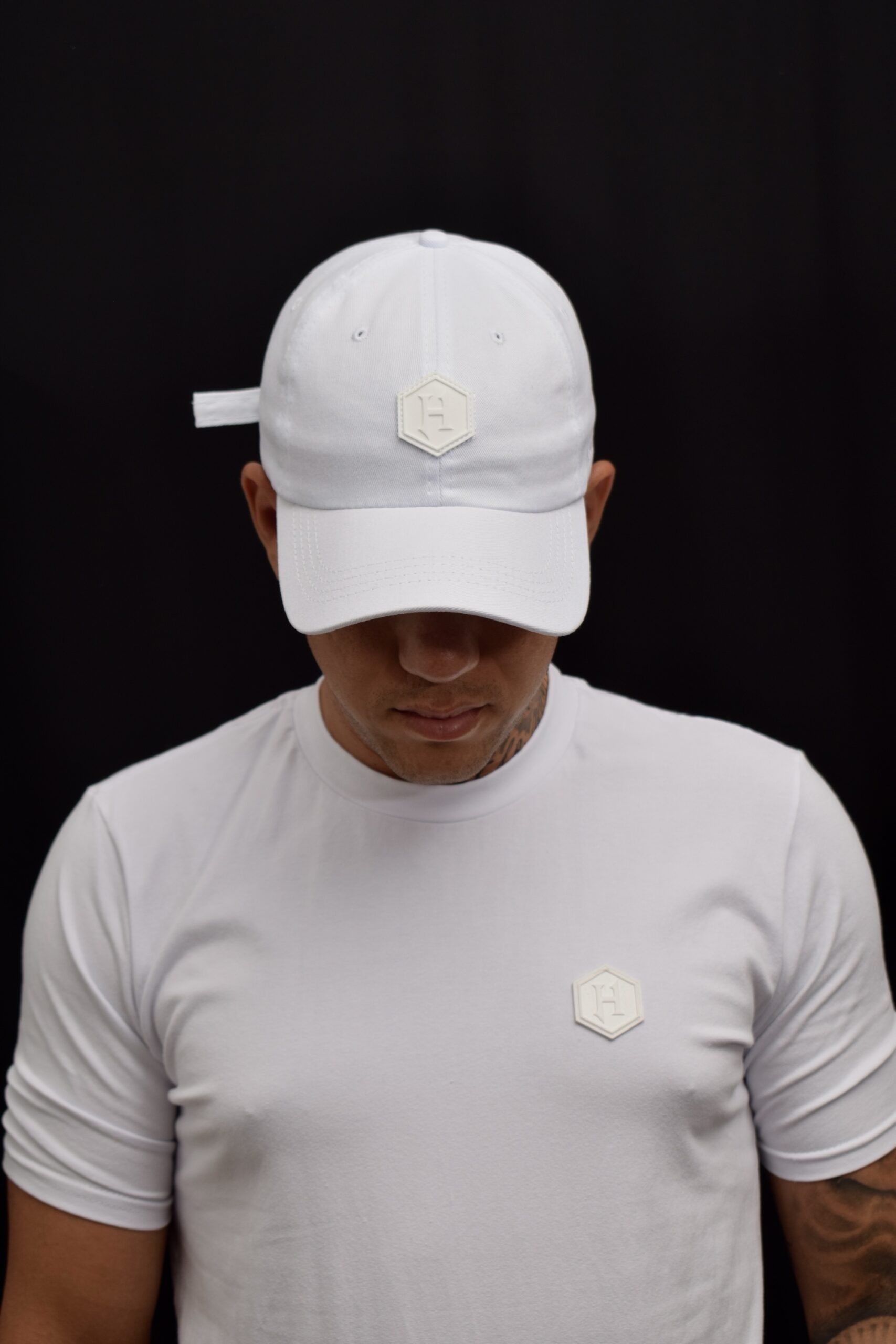 CAMISA BRANCA ETIQUETA BRANCA