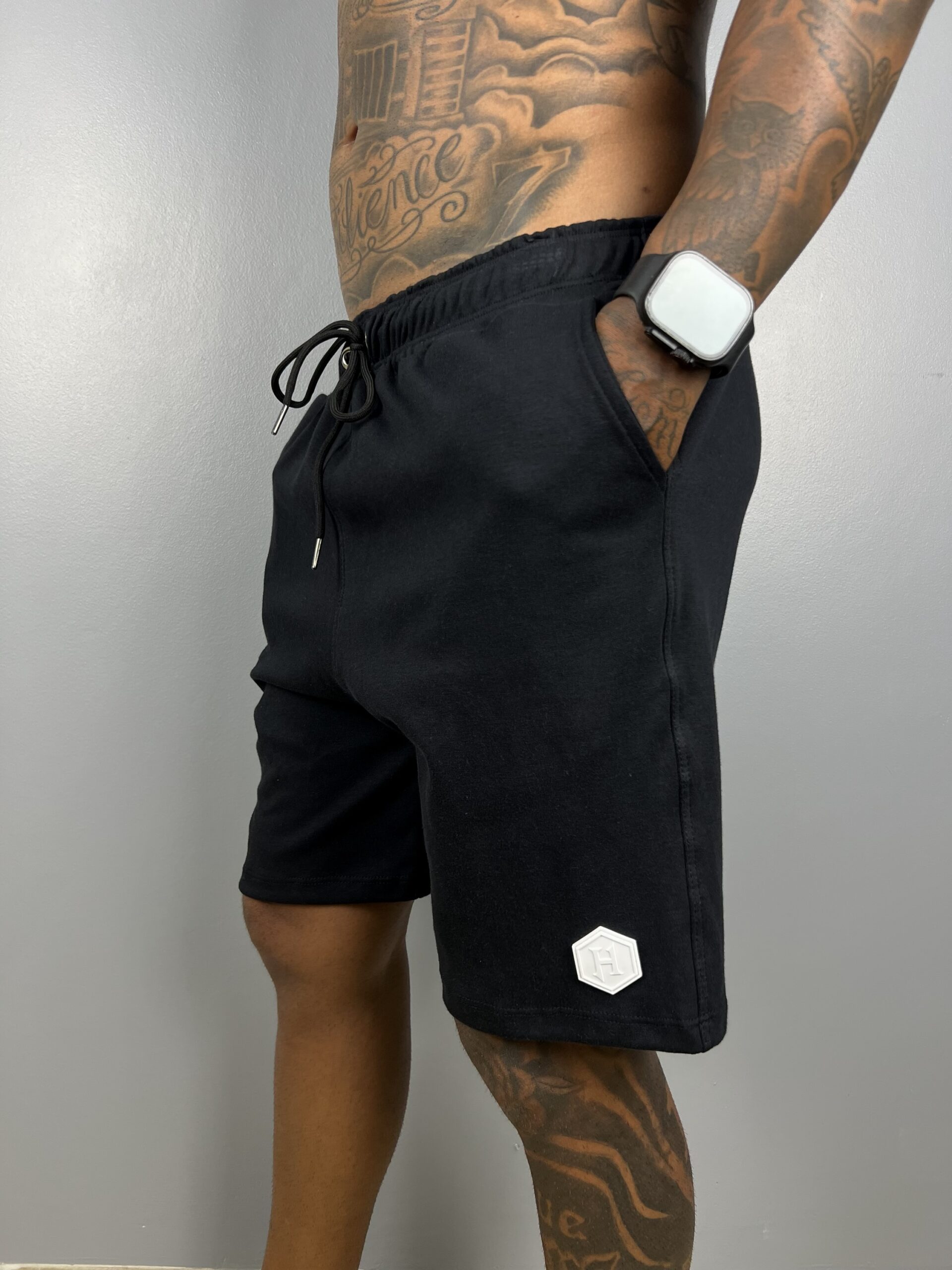 SHORT SUEDI PRETO