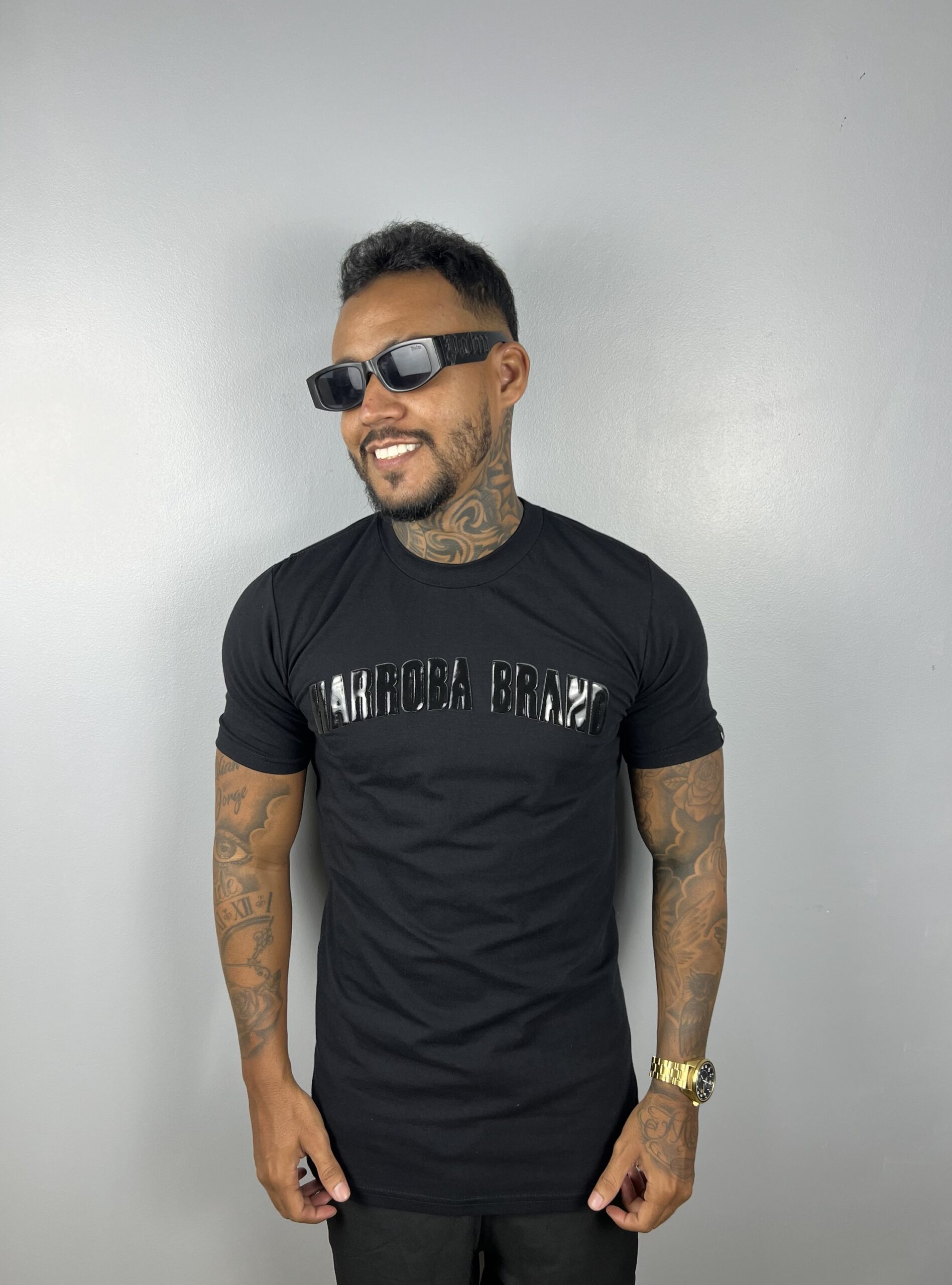 CAMISA BLACK SOBRE TOM STRONG